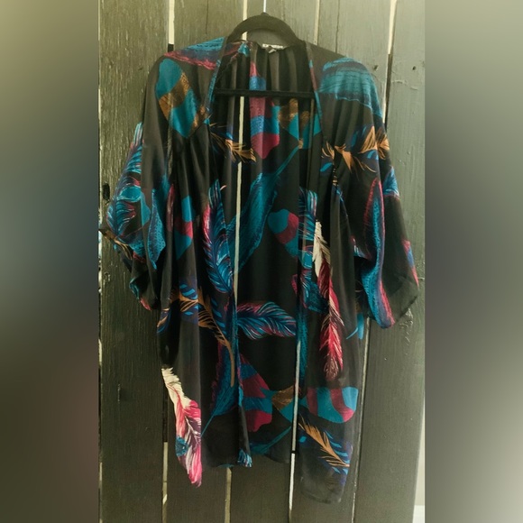 Vintage EXPRESS Oversized Short Kimono🪶🪶🪶🪶 - Picture 3 of 5